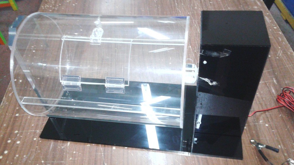 κατασκευές από plexiglass