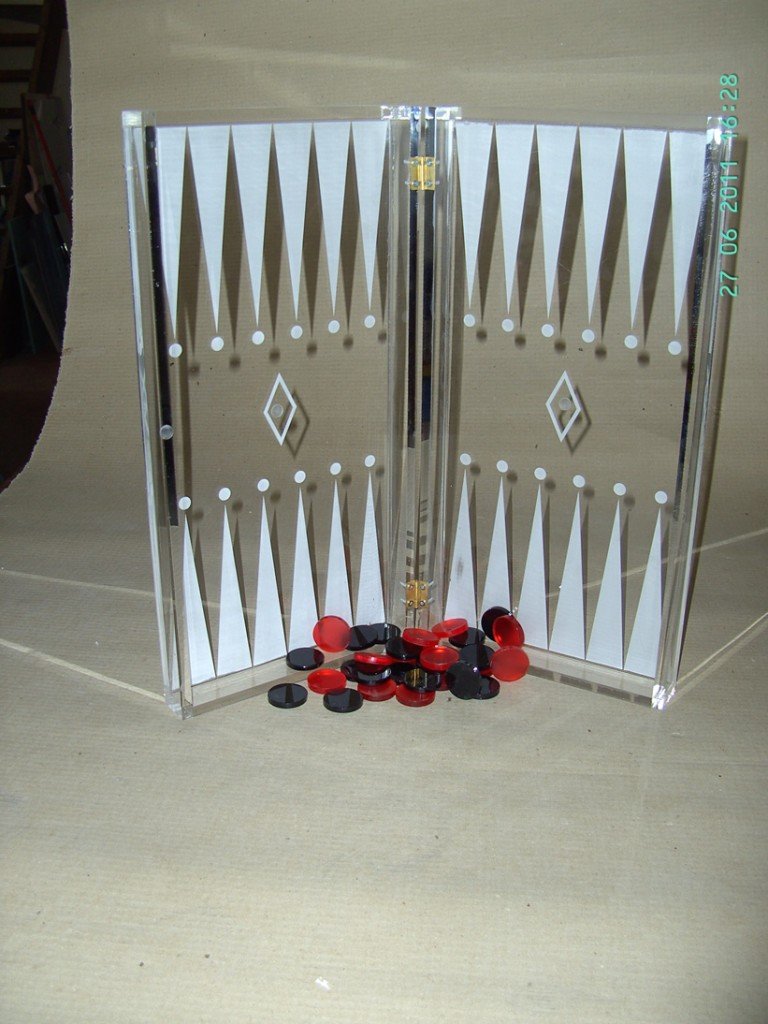 μοναδικό τάβλι από πλέξιγκλας